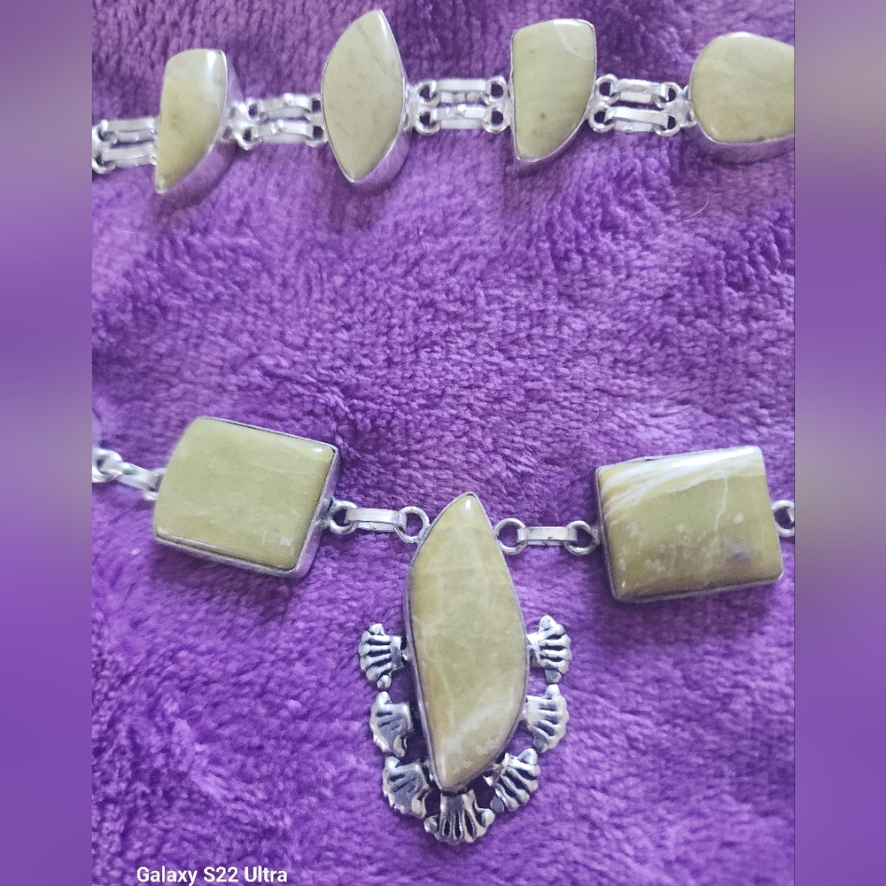 Elegant Silver and JADE inspired Stone Necklace